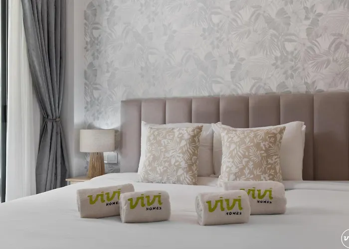 Vivi Homes - Aurelia Garden, Gym & Sea View Apartment