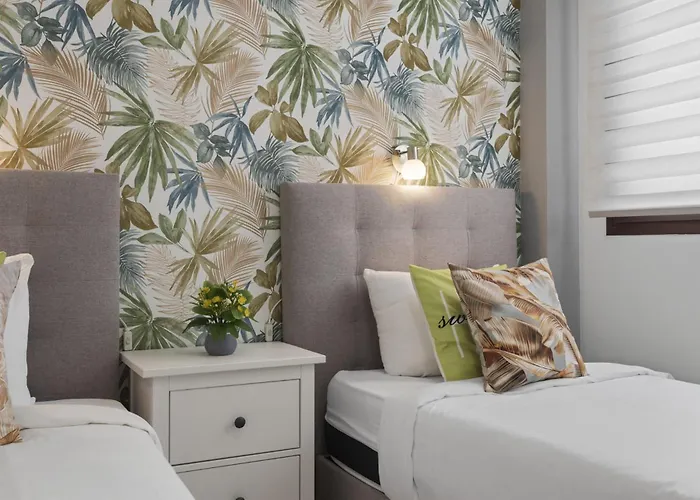 Vivi Homes - Aurelia Garden, Gym & Sea View Apartment