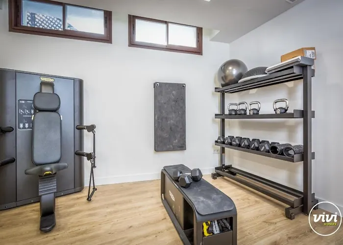 Vivi Homes - Aurelia Garden, Gym & Sea View Apartment