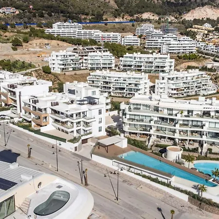 Vivi Homes - Aurelia Garden, Gym & Sea View