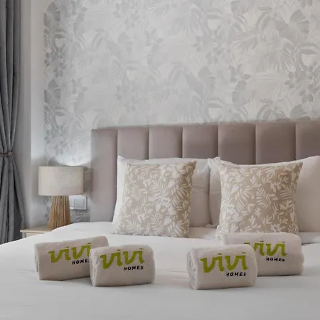 Vivi Homes - Aurelia Garden, Gym & Sea View شقة