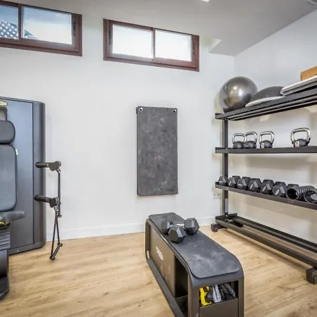 Vivi Homes - Aurelia Garden, Gym & Sea View דירה