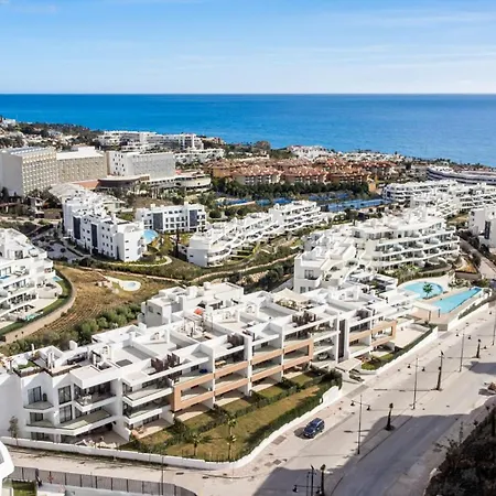 Vivi Homes - Aurelia Garden, Gym & Sea View Appartamento Fuengirola
