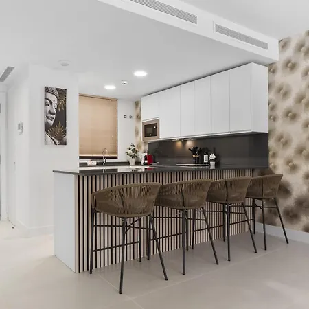 Vivi Homes - Aurelia Garden, Gym & Sea View Fuengirola